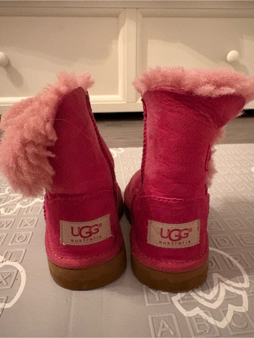 Toddler uggs - Picture 2 of 5